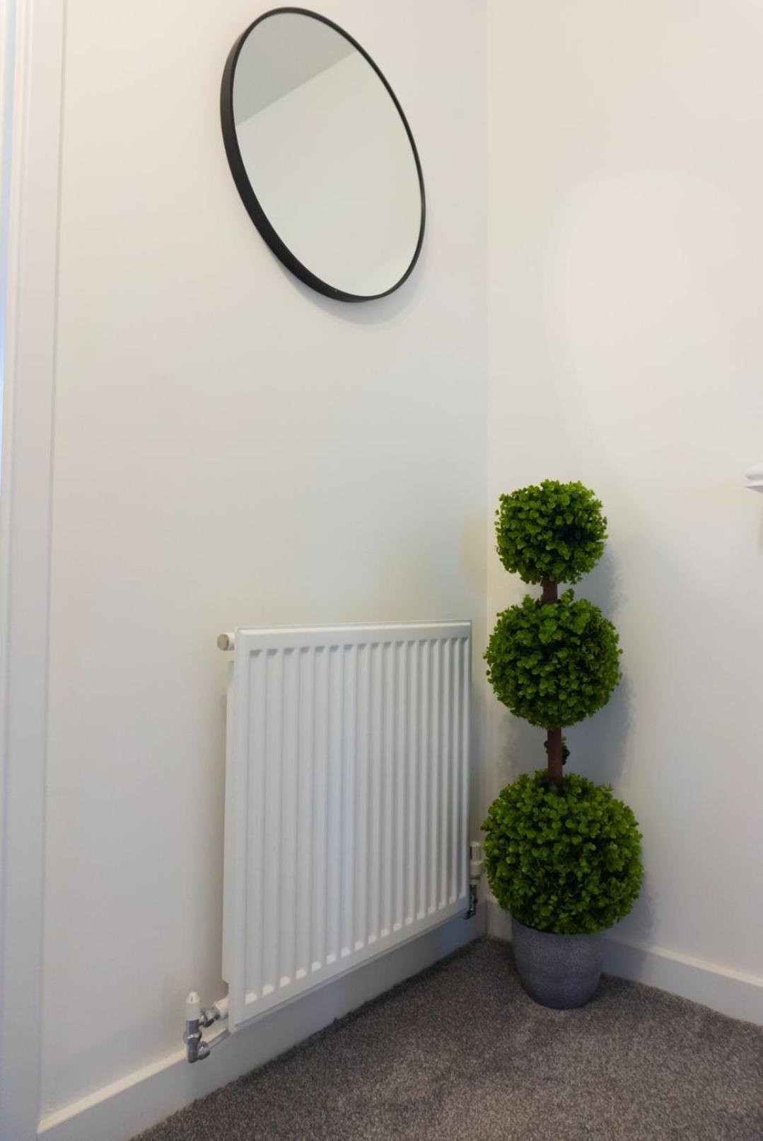 Stylish House With Private Parking Villa Glasgow Buitenkant foto